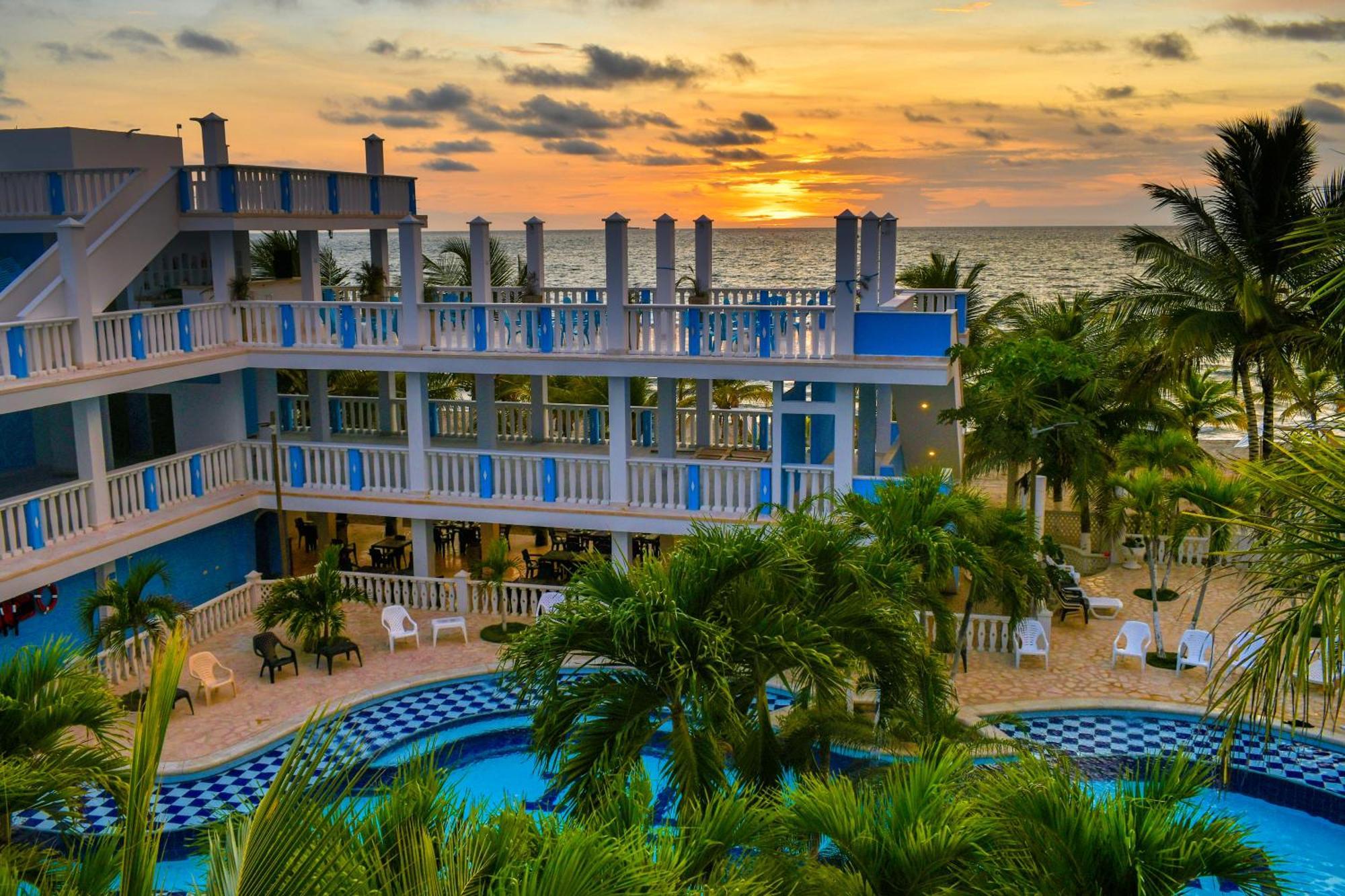 Hotel Isla Magica Coveñas エクステリア 写真